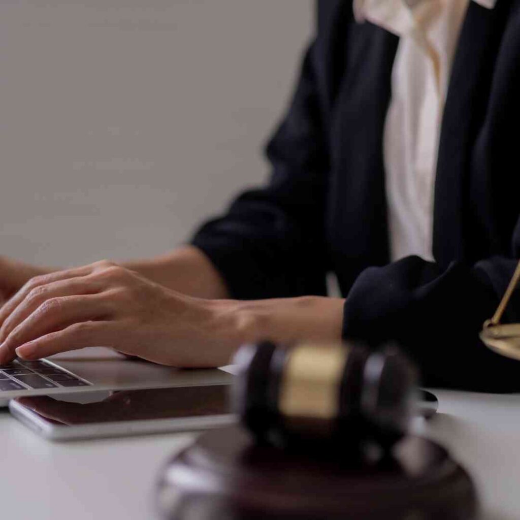 La importancia de contar con asesoría legal en la gestión empresarial moderna